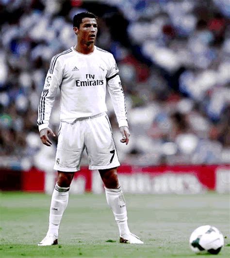Cristiano Ronaldo playing football, Cristiano Ronaldo Real M
