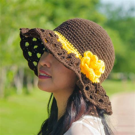 Crochet hat. Learn to crochet a cute and easy baby hat in just 30 minutes with this step-by-step crochet baby hat pattern tutorial. Perfect for beginners, this quick croc... 