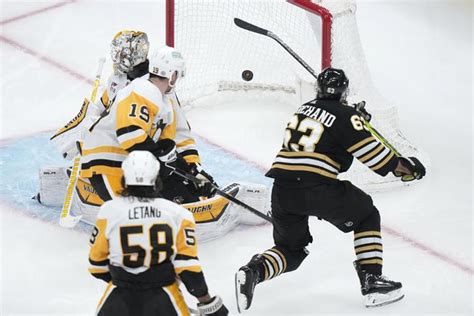 Crosby scores winner in 3rd period as Penguins beat Bruins 6-5 after blowing 3-goal lead