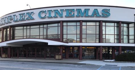 Theaters Nearby LOOK Dine-In Cinemas Dobbs Ferry (5.2 mi) Mamaroneck Cinemas (5.9 mi) AMC Port Chester 14 (5.9 mi) Showcase Cinema de Lux Ridge Hill (6.3 mi) Jacob Burns Film Center (7.3 mi) The Picture House Bronxville (7.3 mi) Regal New Roc 4DX, IMAX & RPX (8.4 mi) Showcase Cinema de Lux Cross County (8.6 mi). Cross county multiplex movie theater