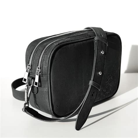 Crossbody camera bag. Discover The RealReal’s authenticated collection of Gucci crossbody bags; including flap bags, camera bags, wallet on chain bags, and messenger bags. Perhaps the most iconic style of all is the Gucci Soho Disco bag, crafted with sumptuous leather in a variety colors, and featuring a tassel detail and logoed imprint. ... 