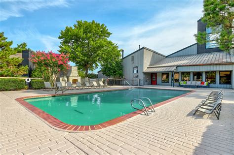 Discover better living at Stonehaven Villas Apartments in Tulsa, Oklahoma, and join our thriving community today. Embrace a fantastic location near Highway 169, the Oklahoma Aquarium, Philbrook Museum of Art, and Woodland Hills Mall.. 
