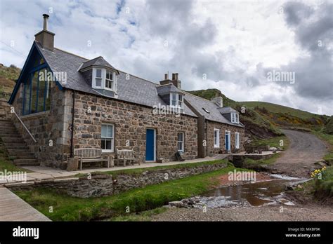 Crovie Cottage, Cottages in Aberdeenshire Scottish Cottages