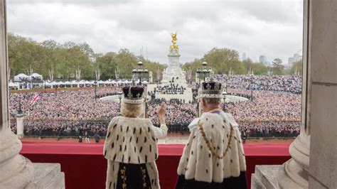 Crowds begin to gather in London ahead of the coronation of King Charles