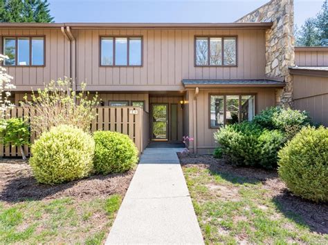 Crowfields condominiums. 2 beds, 3 baths, 3012 sq. ft. condo located at 530 Crowfields Ln, Asheville, NC 28803 sold for $523,000 on Nov 15, 2021. MLS# 3791269. Updated 2 bedroom villa with additional bedroom/living space c... 