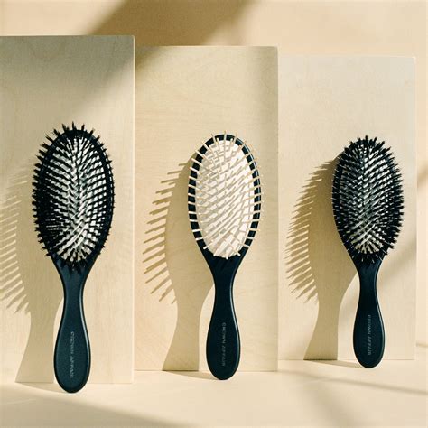 Crown affair brush. An in-shower, post-shower, and all day detangler. A wooden pin detangling brush for all hair types. A lightweight serum for smooth, hydrated hair. A great brush is an … 