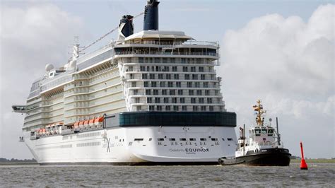 Cruise line let passenger’s body decompose, lawsuit says