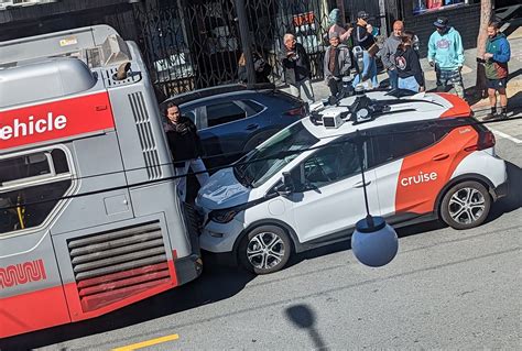 Cruise recalls robotaxi software after car crashes into San Francisco bus