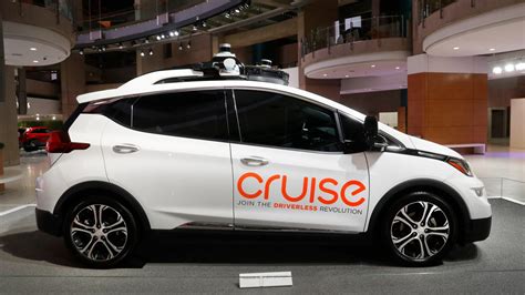 Cruise suspends all driverless operations nationwide after California revokes license