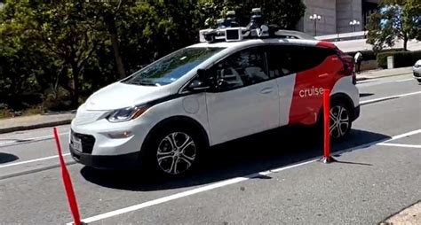 Cruise to pull all of its driverless vehicles off streets nationwide