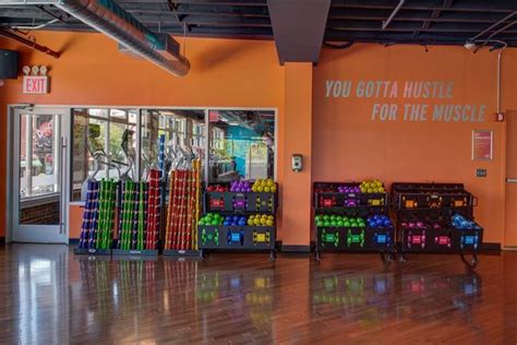 Crunch park slope. SweatShed is open to all fitness levels. Our Shed Masters ensure you get an effective full-body workout by incorporating a variety of workout equipment and exercises into each 50 minute session. SweatShed is included in All Crunch memberships only. BOOK MY SESSION. The SweatShed by Crunch Fitness. … 