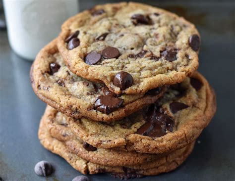 Crunchy chip cookie. Who doesn’t love a warm, gooey chocolate chip cookie? The combination of rich chocolate and buttery dough is simply irresistible. However, traditional chocolate chip cookies are of... 