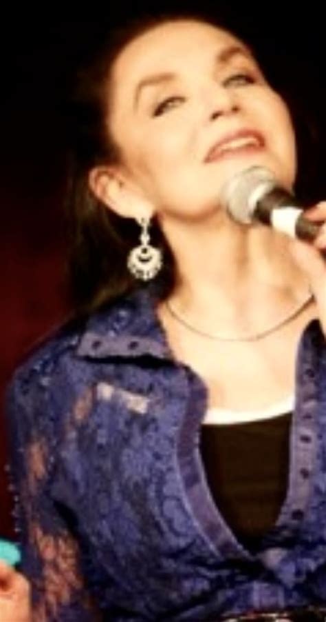 Crystal Gayle - Awards - IMDb