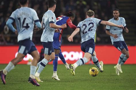 Crystal Palace ends winless streak with comeback home win over Brentford