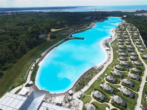 Crystal lagoon. Around an amenity powered by Crystal Lagoons® technology spanning over 3 hectares, the first Conrad hotel, the luxury brand of the Hilton chain, has just been inaugurated in Orlando.Both are part of the Evermore Orlando Resort megaproject, one of the largest tourism developments in Florida.. The turquoise-water amenity creates a true … 
