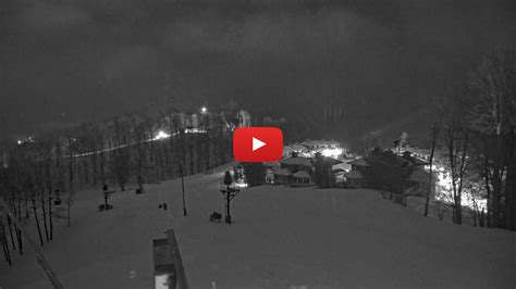 Big Powderhorn Webcam – Bessemer, MI. . Big Powderhorn Mountain * Trails: 33 (35% novice, 35% more difficult, 30% most difficult) * Two Terrain Parks * Total Skiable Terrain: 253 acres * Longest Run: 1 mile * Lifts: 9 Double chairs and a beginner handle tow [...] Marquette Mountain Webcam – Marquette, MI.. 