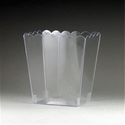 Crystalware 82343 6 in. Scalloped Candy Container