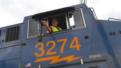 Average salary for CSX Locomotive Engineer in Buffalo: US$76,307. Based on 1990 salaries posted anonymously by CSX Locomotive Engineer employees in Buffalo.