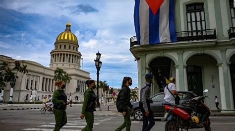 Cuba descubre red que recluta cubanos para llevarlos a combatir por Rusia en Ucrania