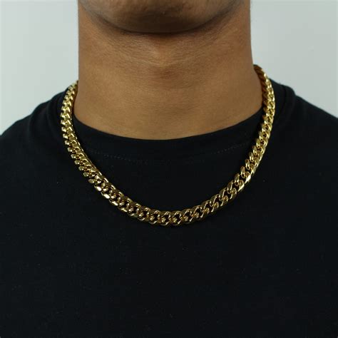 Cubanlink. Ensure that the Gold used in your iced out Cuban link chain is of the recommended purity. We recommend going for 14k Cuban link chains that are strong enough to withstand rough use while supporting and holding the embedded diamonds. Iced out Cuban link chains made from genuine gold are available at trusted stores with the proper certifications. 3. 