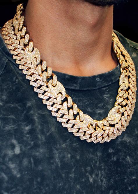 Cuben link. Mens Cuban Link Chain Miami Cuban Necklace 18k Gold Silver Diamond Cut Stainless Steel Chain for Men13mm 10mm Iced Out Hip Hop Jewelry. 8,572. 400+ bought in past month. $1499. Typical: $16.77. FREE delivery Thu, Mar 28 on $35 of items shipped by Amazon. Or fastest delivery Wed, Mar 27. +2 colors/patterns. 