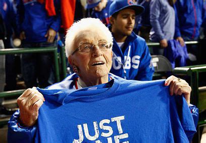Cubs 'superfan' Dorothy Farrell, who came to fame in 2016 World Series run, has died