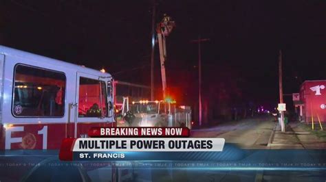 Show unplanned outages; Total unplanned customers off 