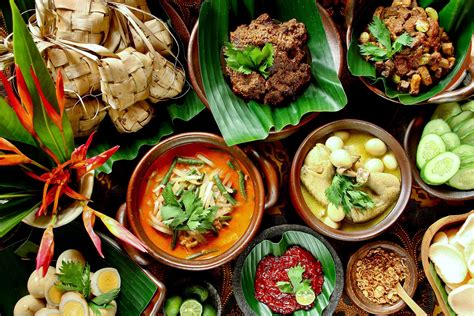 Cuisine of indonesia. INDONESIAN CUISINE (4 Credits) Learning Outcomes: On successful completion of this course, student will be able to: explain traditional equipment; utensil and local Herbs & Spices; apply kitchen skills and knowledge during preparation, cooking process, and presentation of traditional Indonesian dishes; demonstrate correct professional ... 