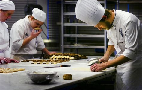 Culinary schools in portland. Cascade Culinary Institute in Bend, Oregon is a leader in culinary education in the Northwest offering degrees in Culinary Arts and Baking & Pastry Arts as well as certificates for Culinary Arts, Kitchen Prep, Dietary Manager and Sustainable Food Systems. Contact today to get started (877) 541-2433. 
