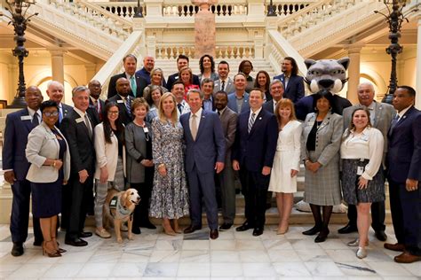 Culprit in shootings of state legislators in captivity