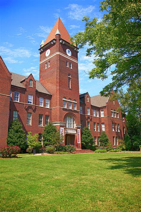 Cumberland university lebanon tn. Cumberland University is located in Lebanon, Tennessee, just east of Nashville. Founded in 1842, Cumberland University offers a variety of educational, athletic, and social experiences to enhance ... 