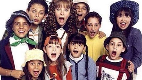 Cumplices al rescate. Cómplices al rescate es una telenovela infantil mexicana producida por Rosy Ocampo y transmitida desde el 7 de enero de 2002 hasta el 12 de julio de 2002, qu... 
