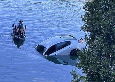 Cupertino: Fire crews pull submerged vehicle from Stevens Creek reservoir