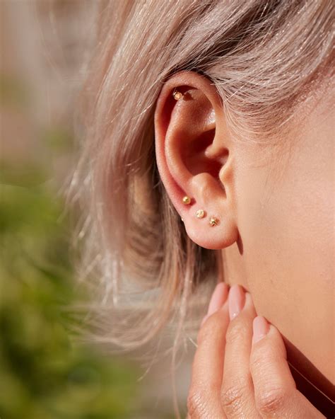 Curated ear. I Tried The Curated Ear Trend & It Made Me Fall In Love With All My Old Piercings. by Kara McGrath. Jan. 2, 2018. It seems like, these days, barely anyone has … 
