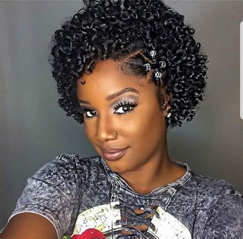 Curly short quick weave. Hey Girl Today I will be showing you how I install my 27 pcs quick weave! this was a qucik and simple style for the summer ! I hope You all enjoy !! xoxox l... 