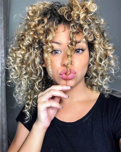 Meet the expert. Leigh Hardges is a top hairstylist at the Maxine Salon in Chicago, IL. She specializes in coloring, cutting, and styling all curl types, from types 3a to 4c, and is considered an .... 