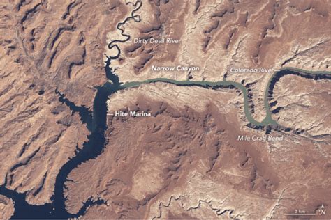 USGS 09379900 LAKE POWELL AT GLEN CANYON DAM, AZ. ... Current / Historical Observations (availability statement) 2019-04-18 : 2024-04-28 : Daily Data: ... Lake or reservoir water surface elevation above NAVD 1988, feet : 2019 : 2024 Water-Year Summary: 2006 : 2023 : 7. 