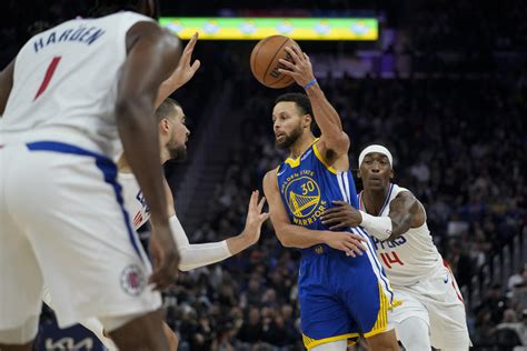Curry, Thompson come up big down the stretch, Warriors hold off Clippers 120-114