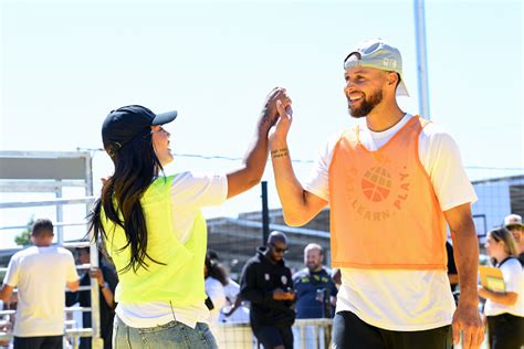 Curry discusses JPMorgan Corporate Challenge, offseason