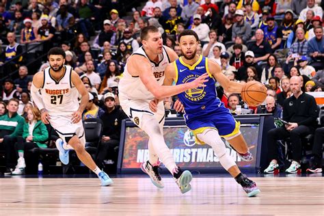 Curry vs nuggets last 5 games. Stephen Curry has averaged 24.0 points, 4.6 assists and 3.8 rebounds in 5 games in his last 5 games versus the Nuggets in his career. 