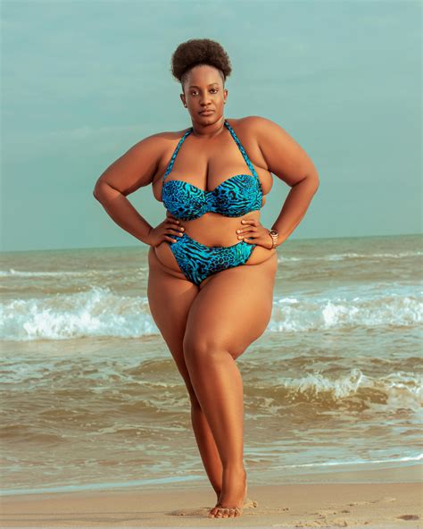 Curvy nudes gape. .  ...