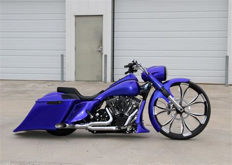 Custom bagger for sale. Appleton's Custom Bars offers bagger handlebars for Street Glide, Road Glide and Road King models. For more information or to order a set of bagger handlebars please contact us at 323-234-2220 or browse handlebarsdirect.com 