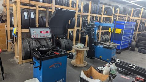 Custom wheels.  Learn to choose the right wheels, materials, and designs for maximum ...