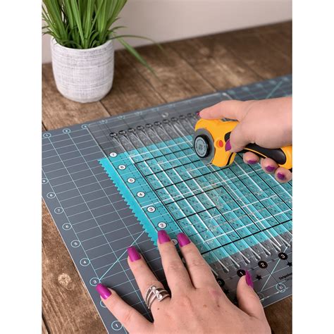 Cut a mat. I demonstrate how to cut a mat for framing a photo or picture using an EZ Mat mat cutting tool from Alto. The cutting tool I am using is an Alto's Deluxe Han... 