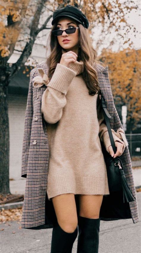 Cute clothes to wear in the winter. Cute Knit Dress. Grab your cutest, most colorful oversized sweater and pop a pair of biker shorts underneath. Then, pull on some tall cowboy boots and a matching purse, and you've successfully ... 