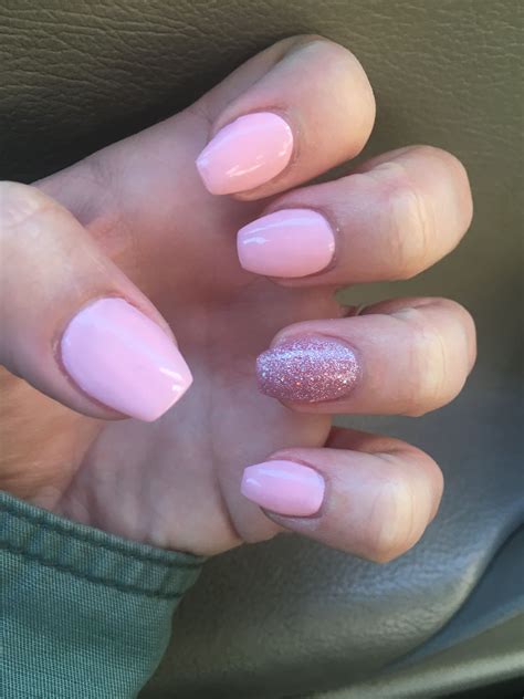 This simple split-color manicure has a sophisticated but fun feel to it. Plus, according to nail artist and founder of Sundays Studio, Amy Lin, it can actually help make your nails look longer ...