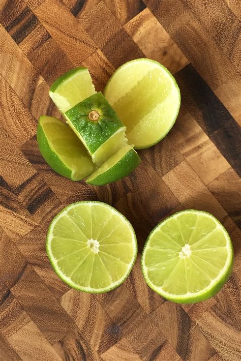 May 23, 2014 ... always intrigued by the way Thai food restaurants gave me lime instead of lemon, but more so when I noticed they didn't cut it into slices ...