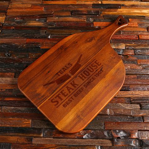 Cutting board restaurant. To ensure the best performance and longevity of a wood cutting board for sushi preparation, keep the following considerations in mind: Type of wood: Choose hardwoods like maple, walnut, cherry, or teak for their density and durability. Avoid softer woods that may be prone to excessive wear and knife marks. Size … 