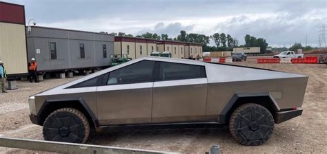Cyber truck weight. Tesla is taking orders for the Cybertruck on its website with a refundable $100 deposit and touts the body made of 30X cold-rolled stainless steel and armored glass. Tesla is marketing the ... 