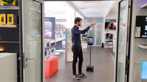 Cyberport führt In-Store-Roboter ein CE-Markt